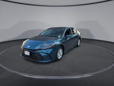 Used 2026 Toyota Camry LE w/ Convenience Package FWD image 3