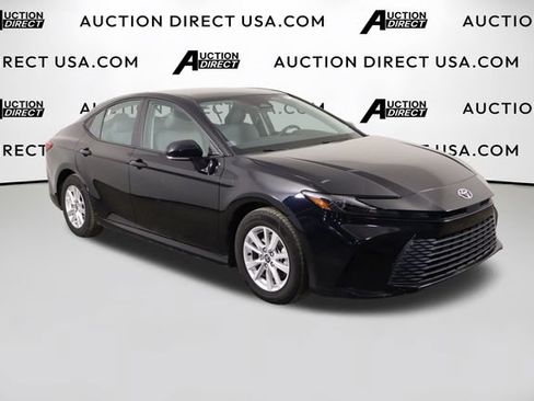 Used 2025 Toyota Camry LE FWD image 38