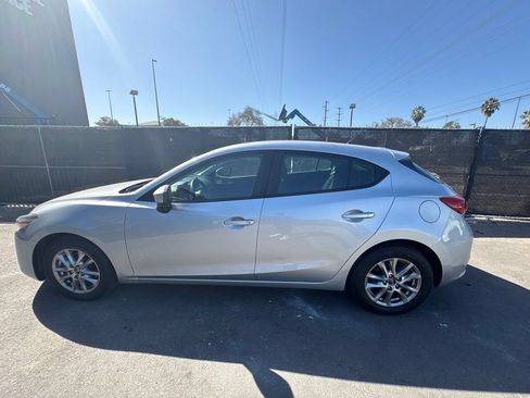 Used 2017 MAZDA MAZDA3 Sport FWD image 9