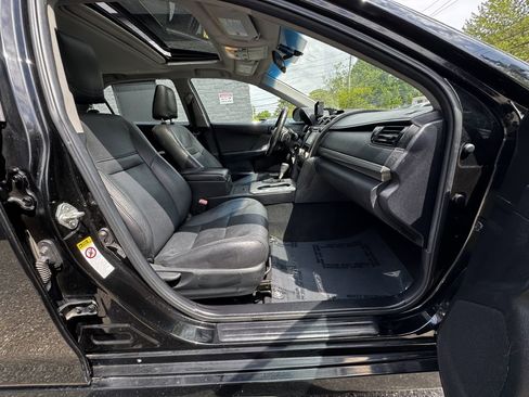 Used 2013 Toyota Camry SE FWD image 17