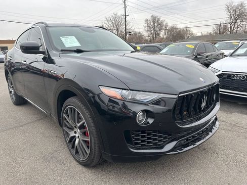 Used 2017 Maserati Levante w/ Sport Package image 5