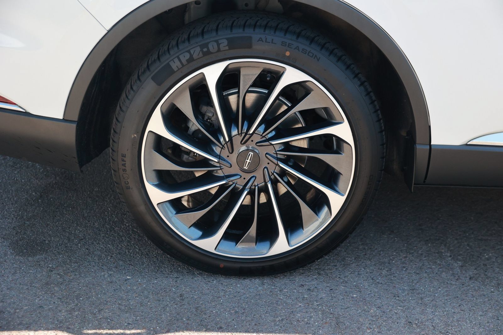 Used 2024 Lincoln Aviator Reserve w/ Equipment Group 201A AWD/4WD image 11