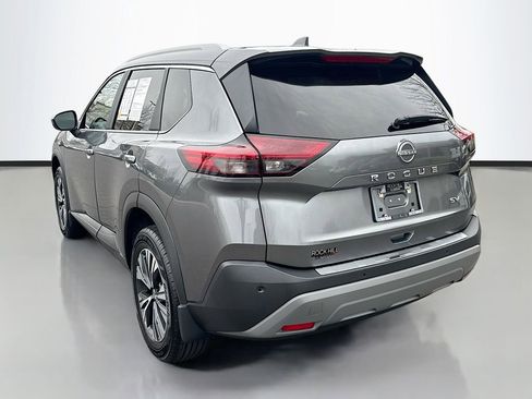 Used 2023 Nissan Rogue SV w/ SV Premium B Package image 5