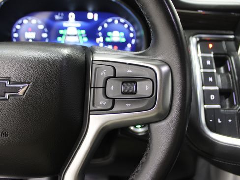 Used 2023 Chevrolet Suburban Z71 image 13