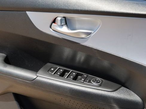 Used 2024 Kia Forte LXS w/ LXS Technology Package FWD image 24