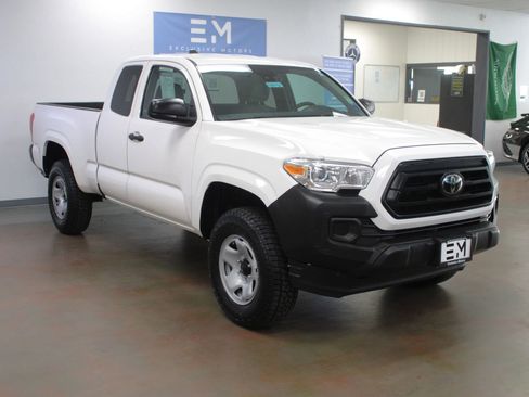 Used 2021 Toyota Tacoma SR image 2