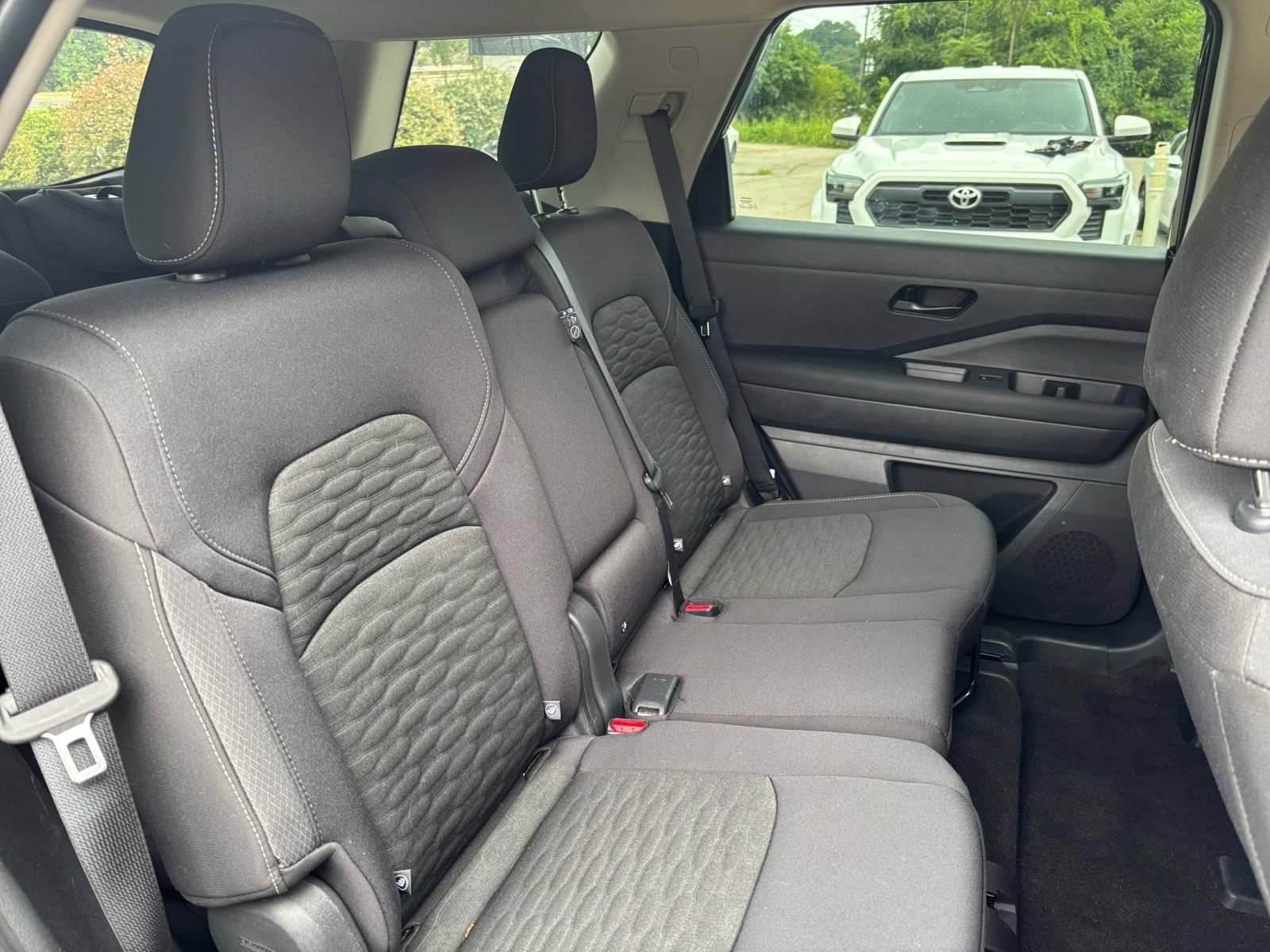 Used 2025 Nissan Pathfinder SV AWD/4WD image 39