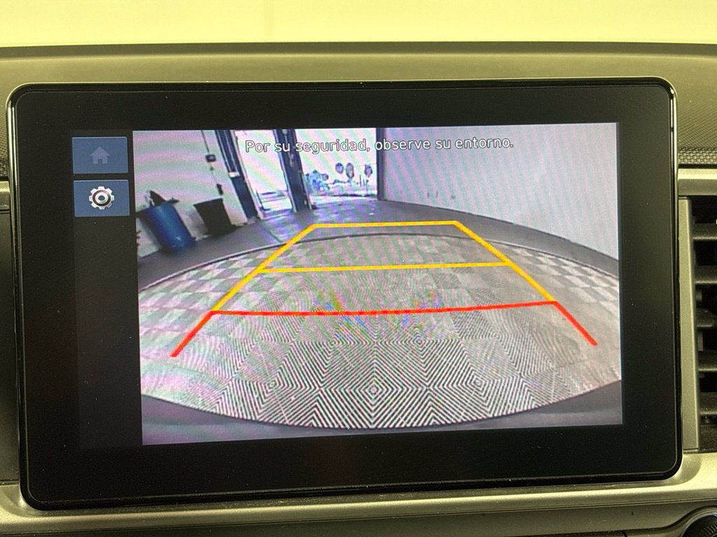 Used 2024 Hyundai Venue SEL FWD image 24