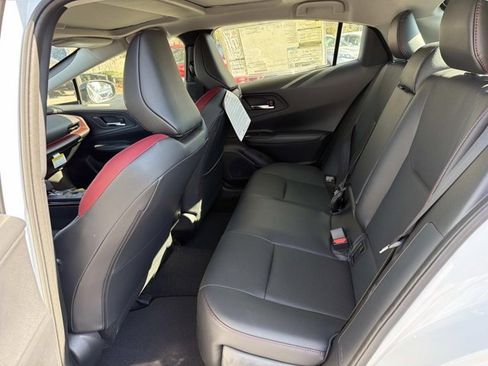 Used 2025 Toyota Prius Plug-In Hybrid image 14