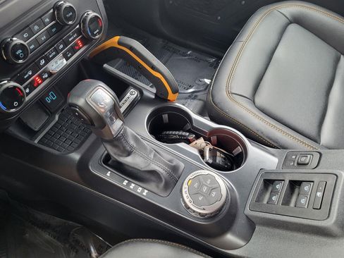 Used 2024 Ford Bronco Badlands image 20