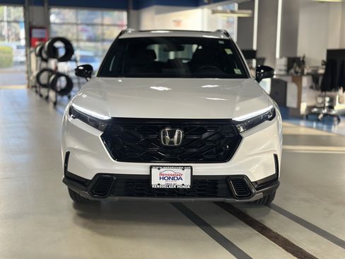 Used 2023 Honda CR-V Sport image 2