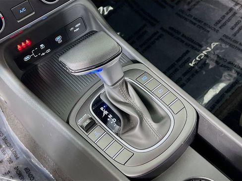 Certified 2025 Hyundai Kona SE image 16