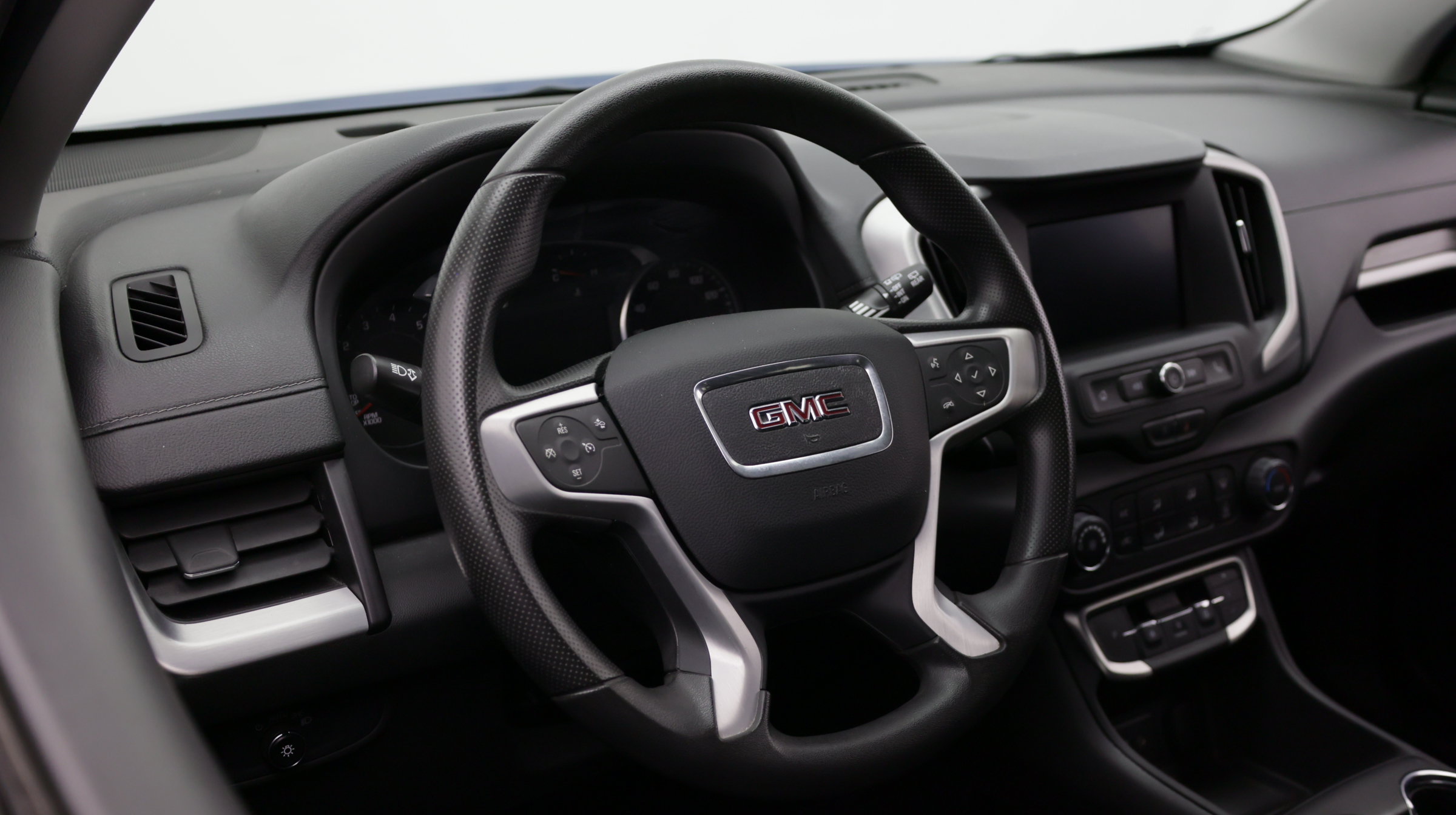 Used 2024 GMC Terrain SLE FWD image 10