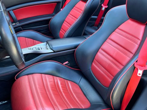 Used 2010 Ferrari California RWD image 4