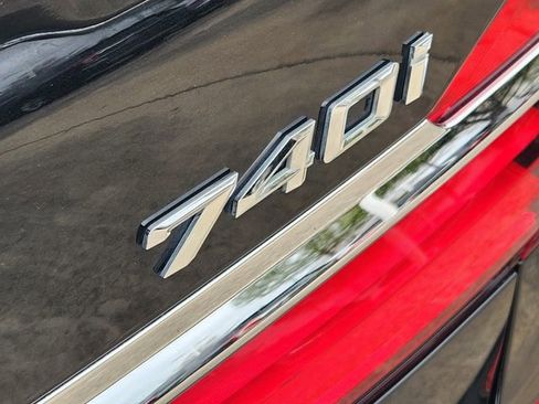 Used 2017 BMW 740i image 12