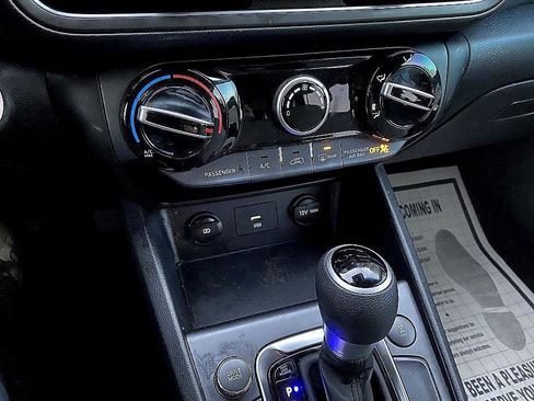 Used 2023 Hyundai Kona SEL image 18