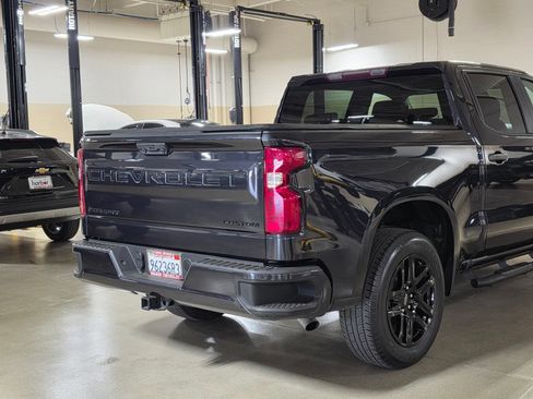 Used 2022 Chevrolet Silverado 1500 Custom w/ LPO, Dark Essentials Package RWD image 11