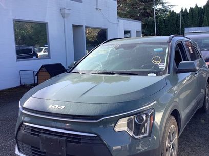 Used 2024 Kia Niro EX