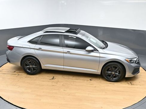 Used 2023 Volkswagen Jetta SE w/ Panoramic Sunroof Package image 46