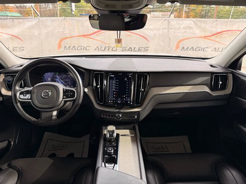 Used 2022 Volvo XC60 B5 Inscription w/ Advanced Package image 27