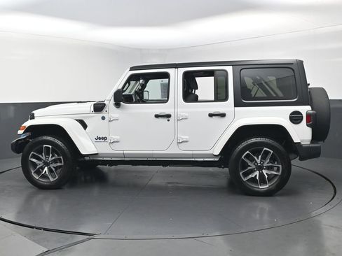 Used 2024 Jeep Wrangler Unlimited w/ Convenience Group AWD/4WD image 8