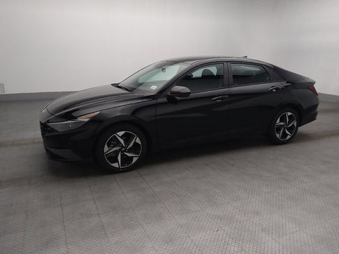 Used 2023 Hyundai Elantra SEL w/ Convenience Package FWD image 2