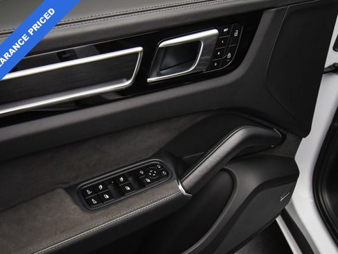 Used 2023 Porsche Cayenne GTS image 44