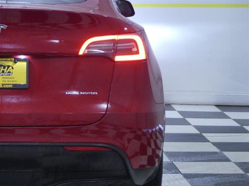 Used 2020 Tesla Model Y Long Range image 30