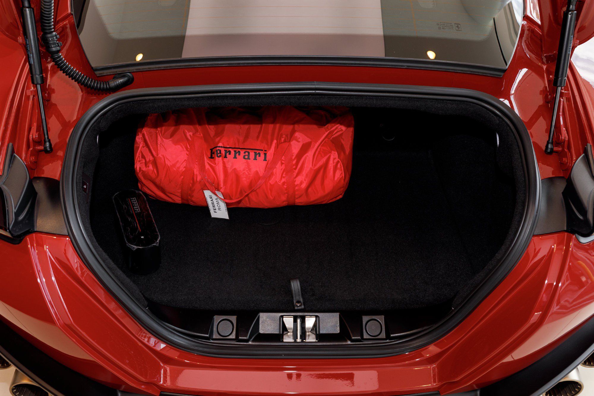 Used 2023 Ferrari Roma RWD image 41