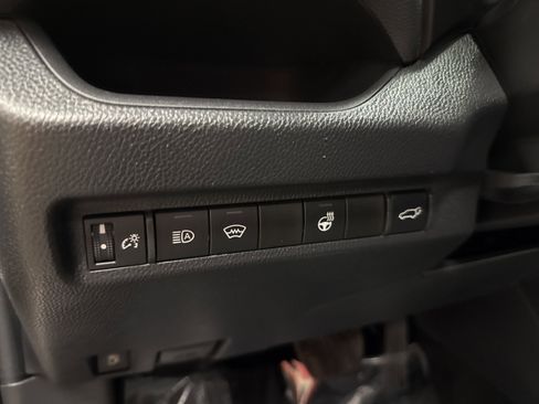 Used 2024 Toyota RAV4 SE w/ Convenience Package image 29