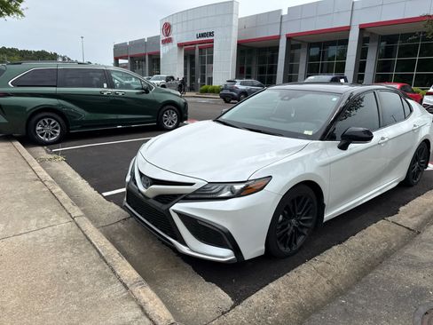 Used 2024 Toyota Camry XSE w/ Cold Weather Package FWD image 6