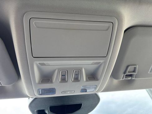Certified 2025 Ford Escape SE FWD image 35