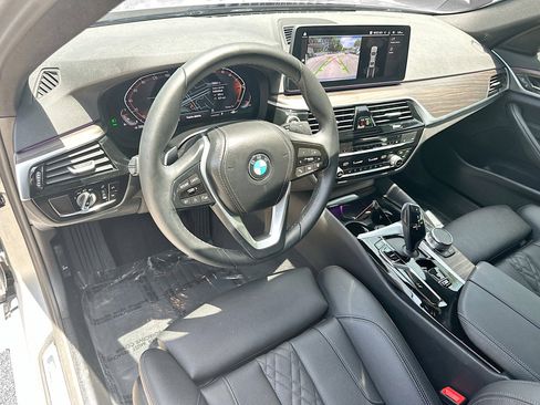 Used 2023 BMW 540i w/ Convenience Package image 9