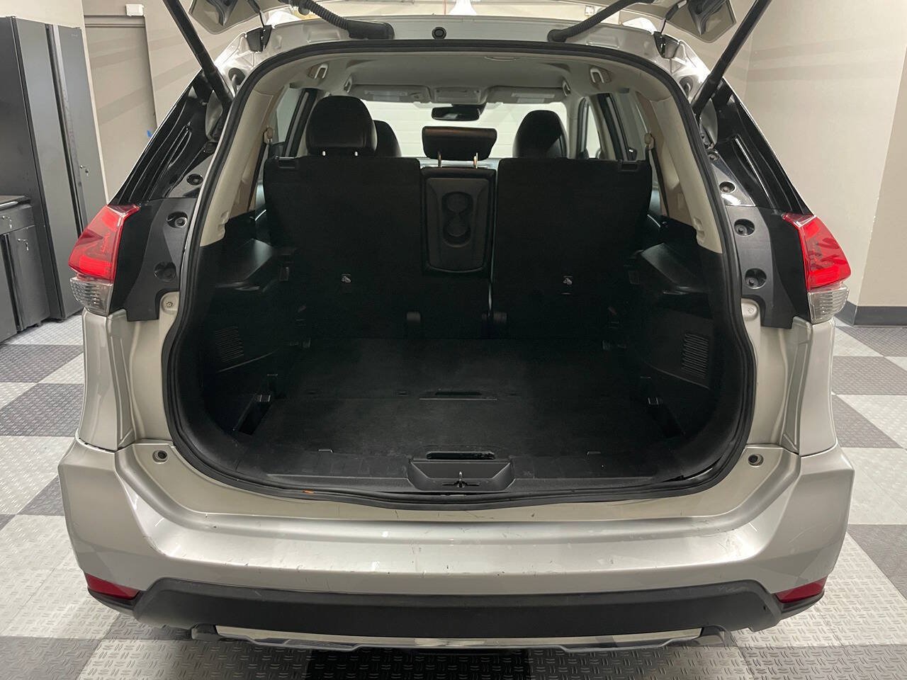 Used 2018 Nissan Rogue SL AWD/4WD image 10