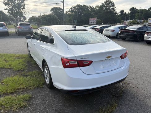 Used 2018 Chevrolet Malibu LS FWD image 6