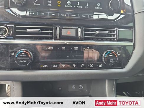 Used 2023 Nissan Pathfinder SL image 24