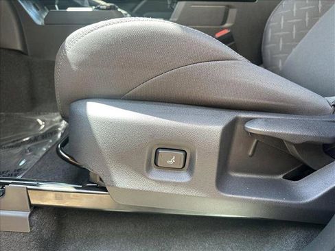 New 2025 Toyota Tacoma SR5 image 5