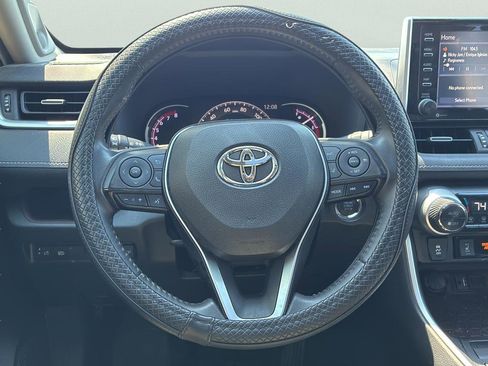 Used 2019 Toyota RAV4 Limited FWD image 28