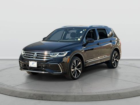 Used 2023 Volkswagen Tiguan SEL R-Line image 3