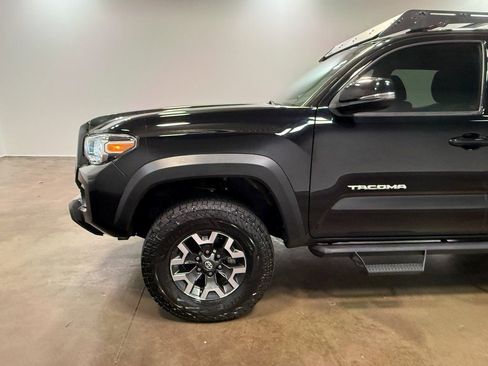 Used 2021 Toyota Tacoma TRD Off-Road w/ Technology Package image 39