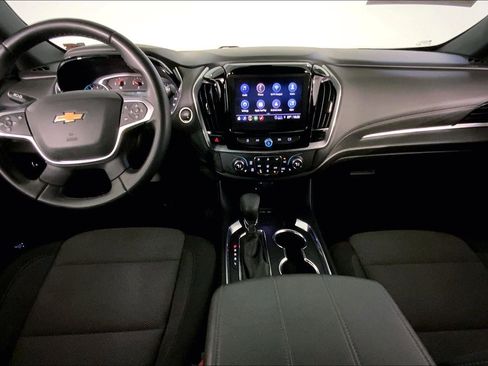 Used 2023 Chevrolet Traverse LT image 16
