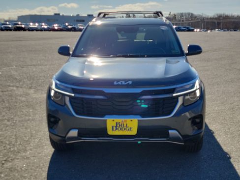 Used 2025 Kia Seltos S image 2