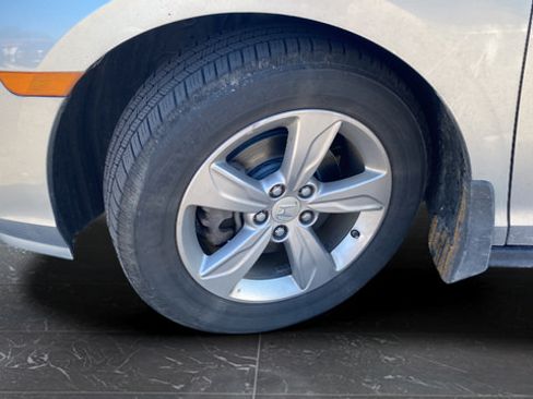 Used 2018 Honda Odyssey EX image 33