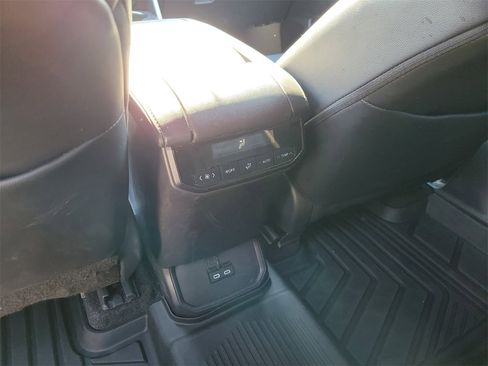 Used 2024 Toyota Highlander XSE image 12