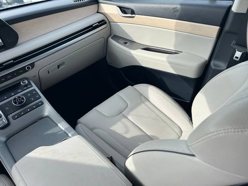 Used 2023 Hyundai Palisade Limited AWD/4WD image 13