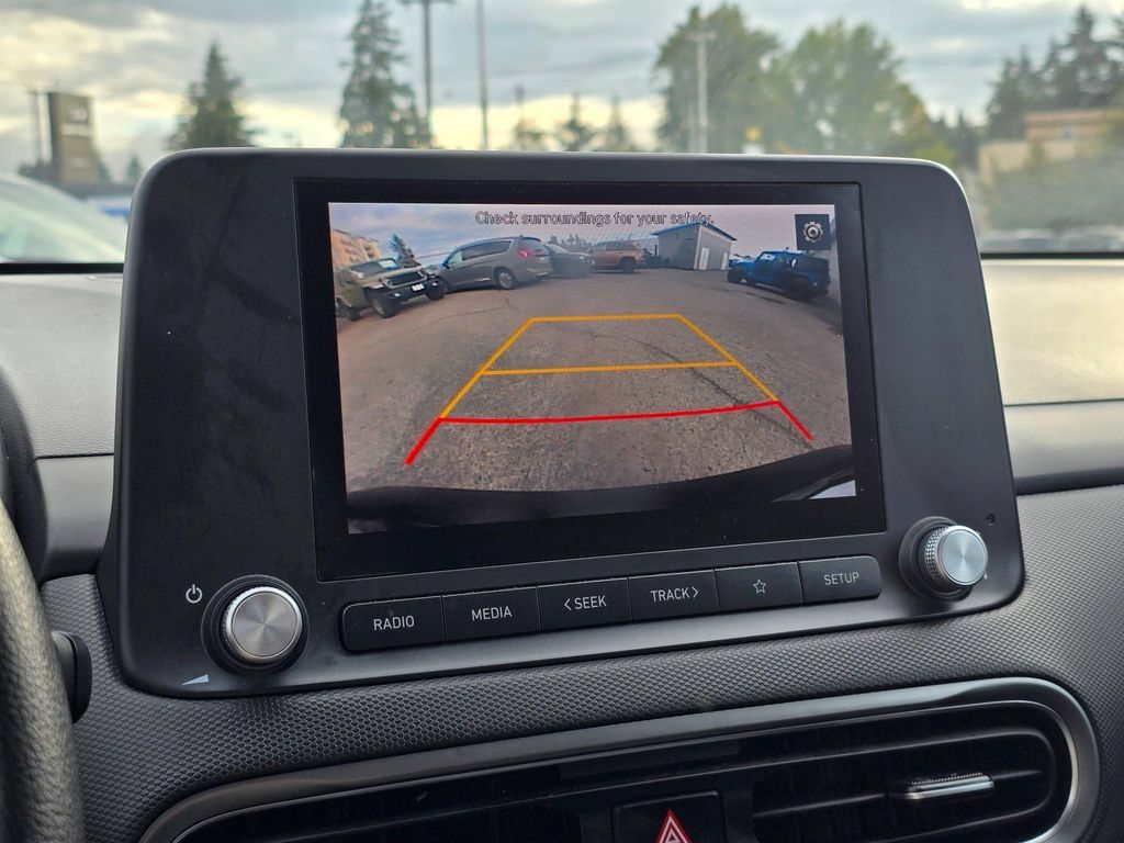 Used 2023 Hyundai Kona SE FWD image 22