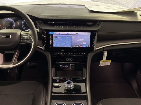 New 2026 Jeep Grand Cherokee Altitude AWD/4WD image 24