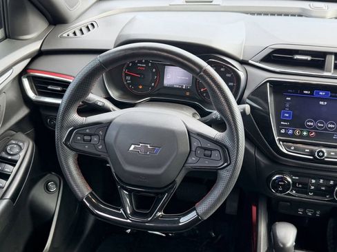 Used 2023 Chevrolet TrailBlazer RS w/ Sun and Liftgate Package image 15