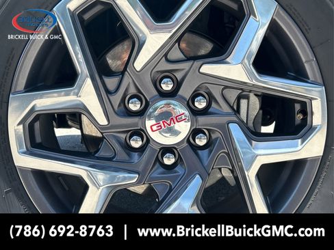 New 2025 GMC Sierra 1500 SLT w/ SLT Convenience Package image 12