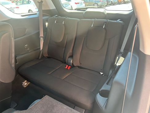Used 2024 Ford Explorer XLT RWD image 27